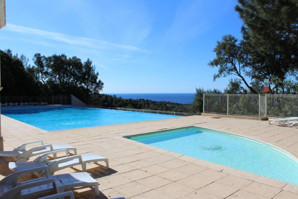 Tres Bel Appartement T3 Avec Splendide Vue Mer Les Issambres Bagian luar foto