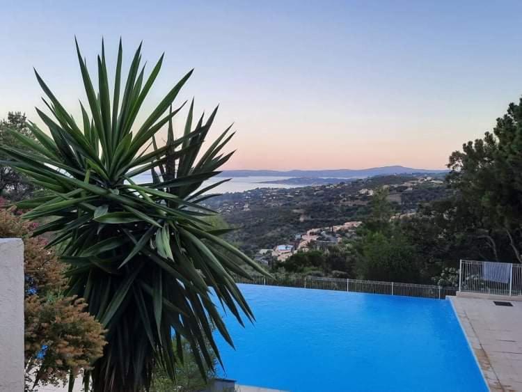 Tres Bel Appartement T3 Avec Splendide Vue Mer Les Issambres Bagian luar foto