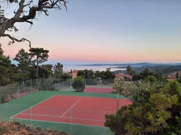 Tres Bel Appartement T3 Avec Splendide Vue Mer Les Issambres Bagian luar foto